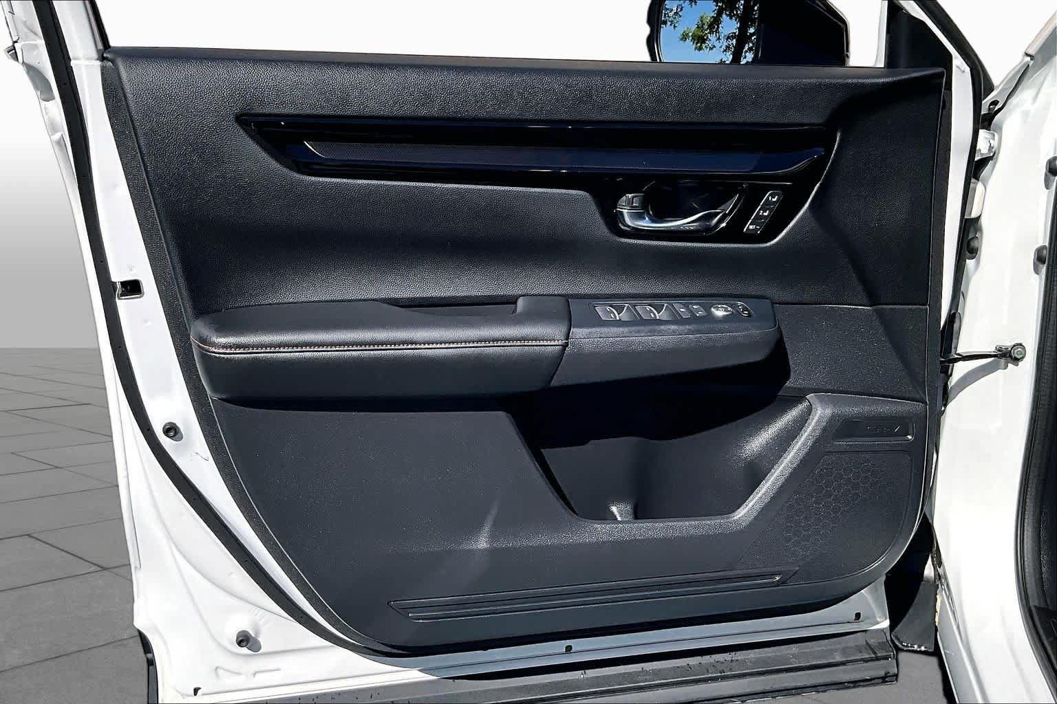 Certified 2025 Honda CR-V Sport Touring image 22