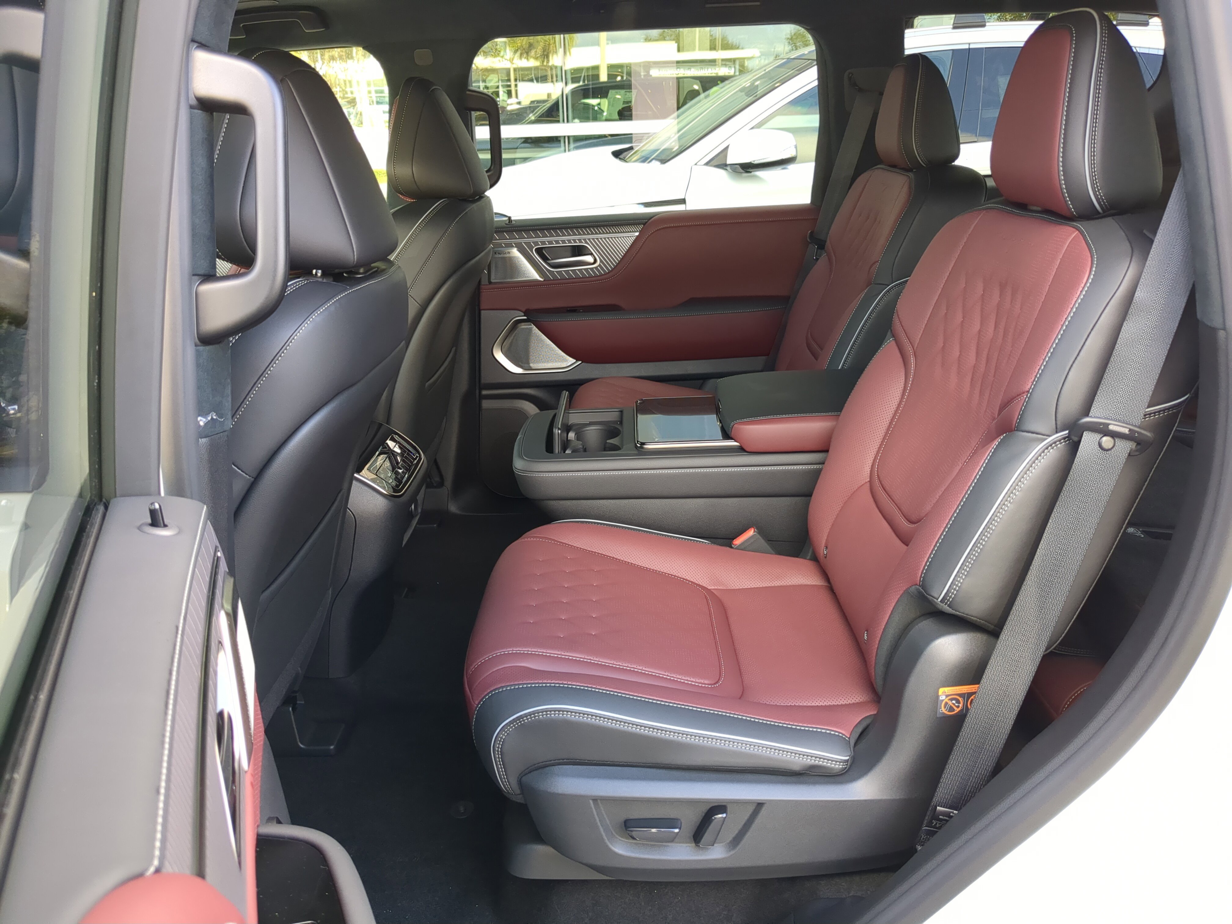 New 2026 INFINITI QX80 Autograph w/ Premium Cargo Package image 16