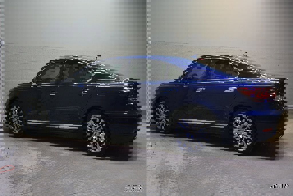 Used 2013 Lexus LS 460 w/ Comfort Pkg RWD image 30