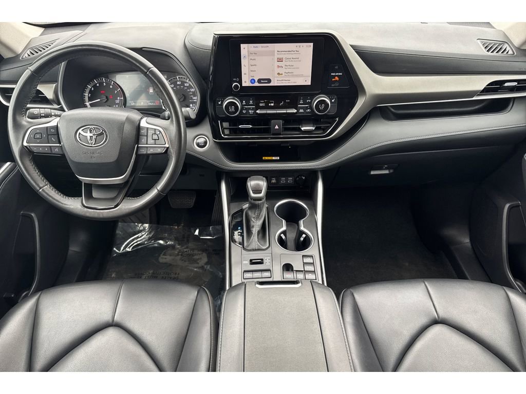 Used 2024 Toyota Highlander XLE image 15