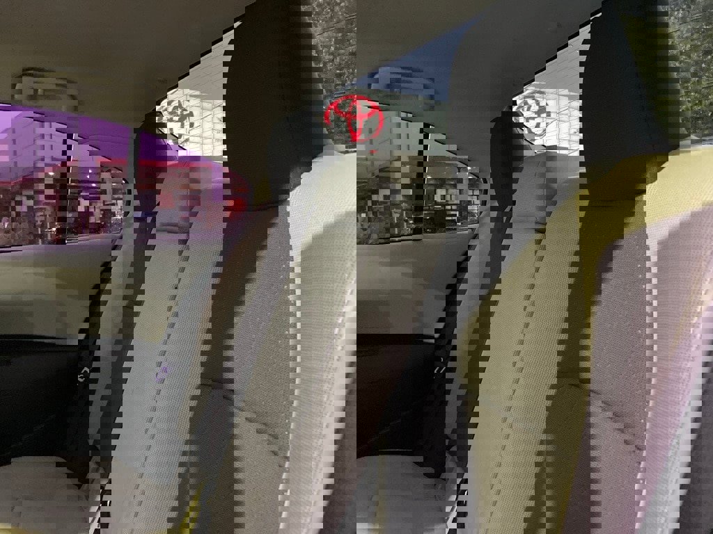 Used 2020 Toyota Corolla LE image 9