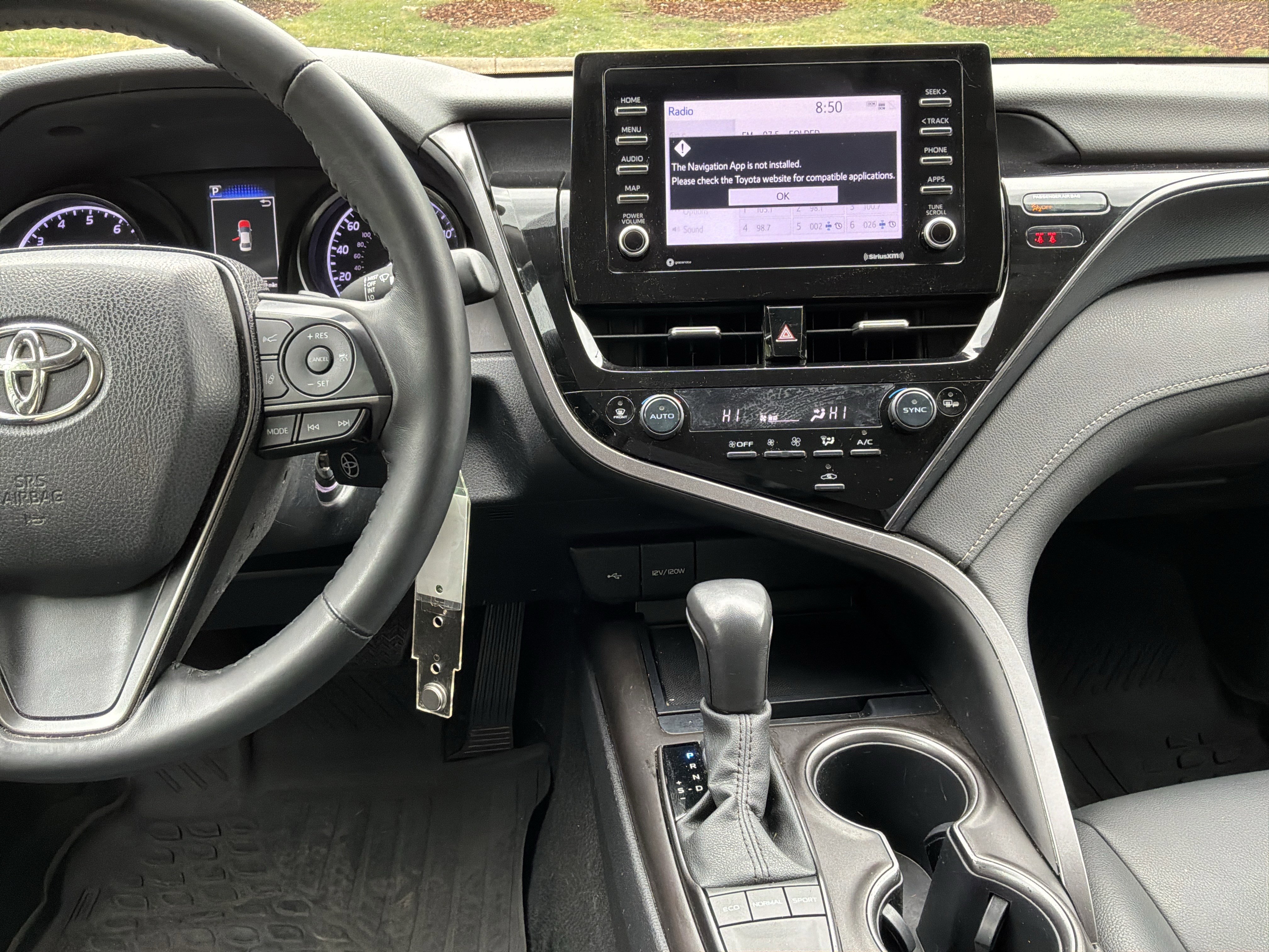 Used 2024 Toyota Camry SE FWD image 29