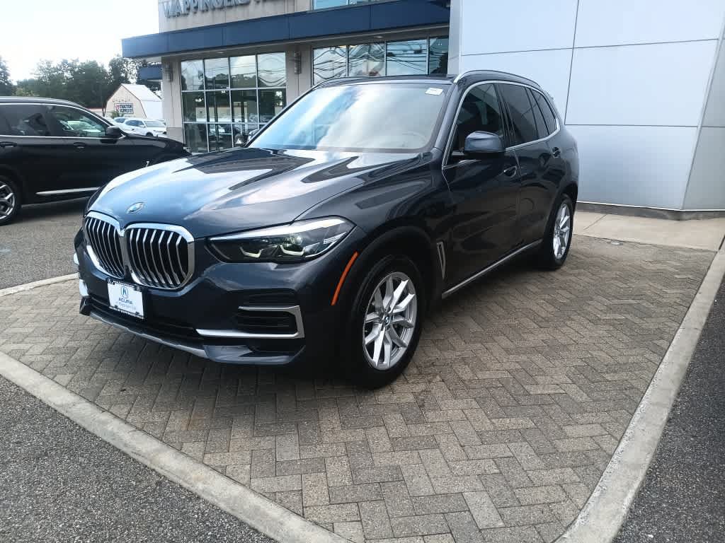 Used 2022 BMW X5 xDrive40i w/ Premium Package AWD/4WD image 2