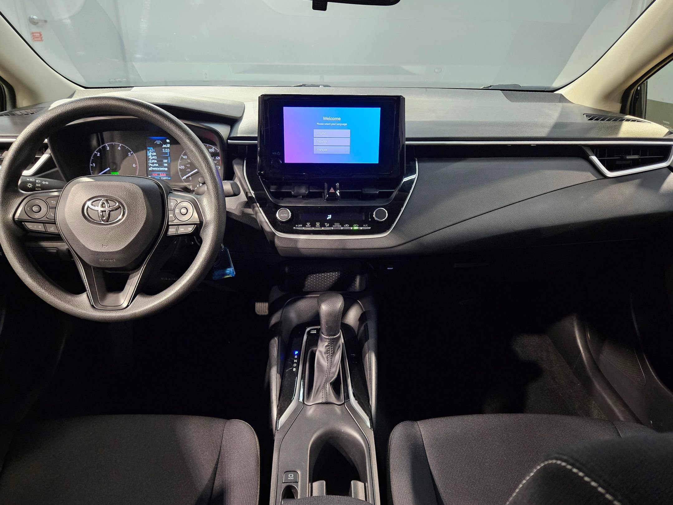 Used 2025 Toyota Corolla LE image 10