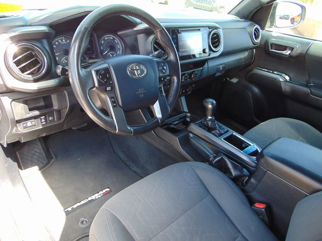 Used 2018 Toyota Tacoma TRD Sport image 11
