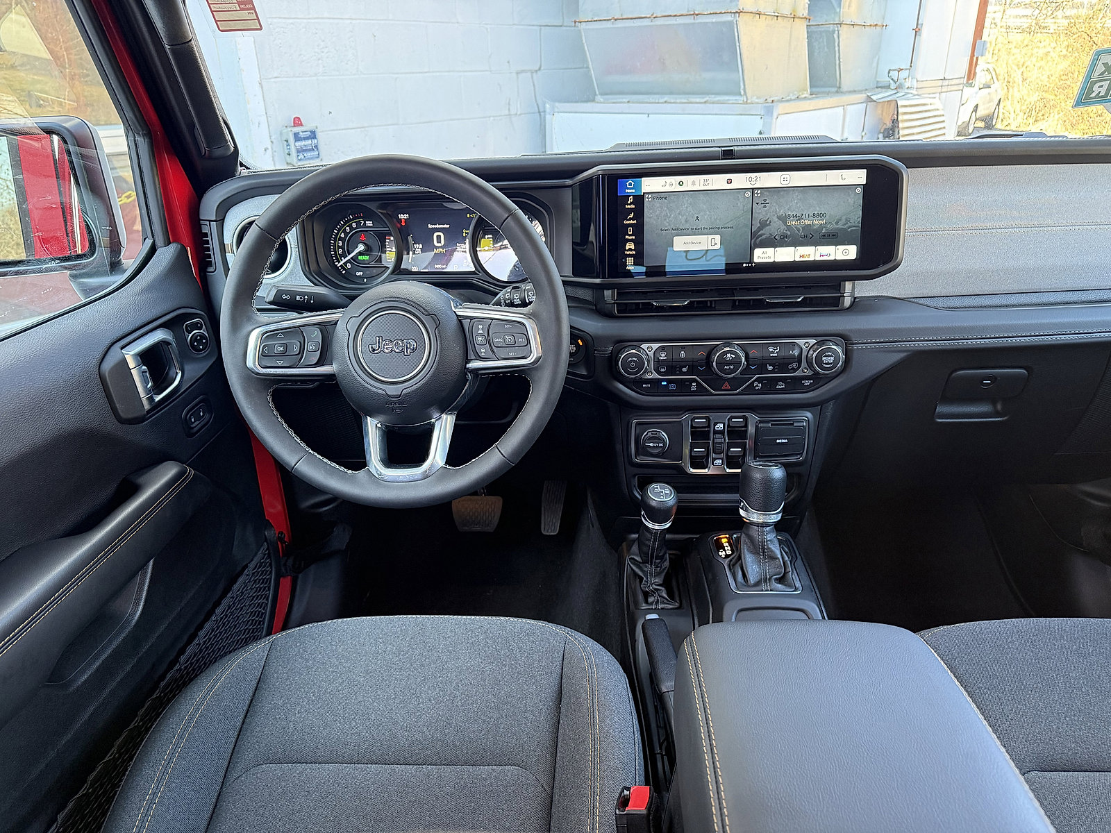 Used 2025 Jeep Wrangler Sahara w/ Safety Group image 9