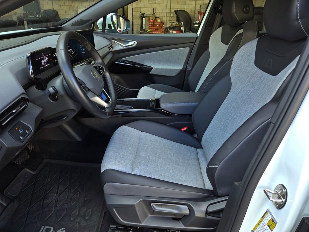 Certified 2023 Volkswagen ID.4 Pro image 16