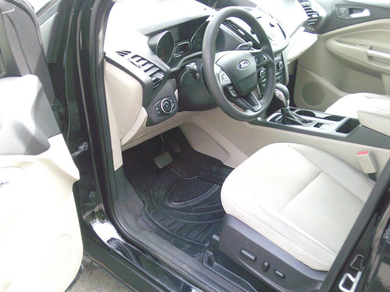Used 2018 Ford Escape SE image 6