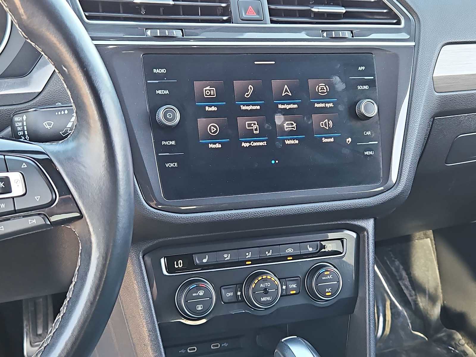 Used 2021 Volkswagen Tiguan SE R-Line image 29