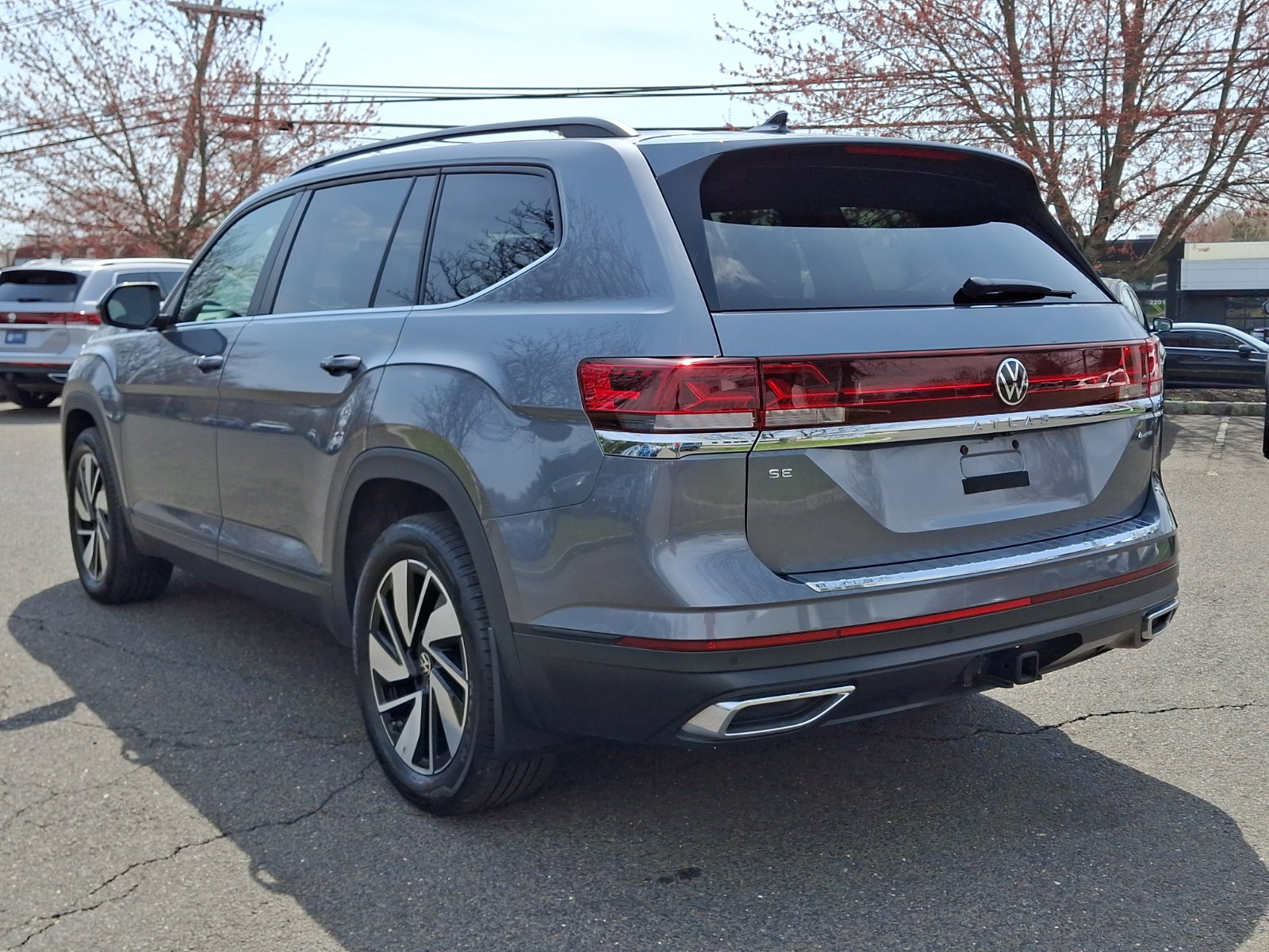 Certified 2024 Volkswagen Atlas SE image 4