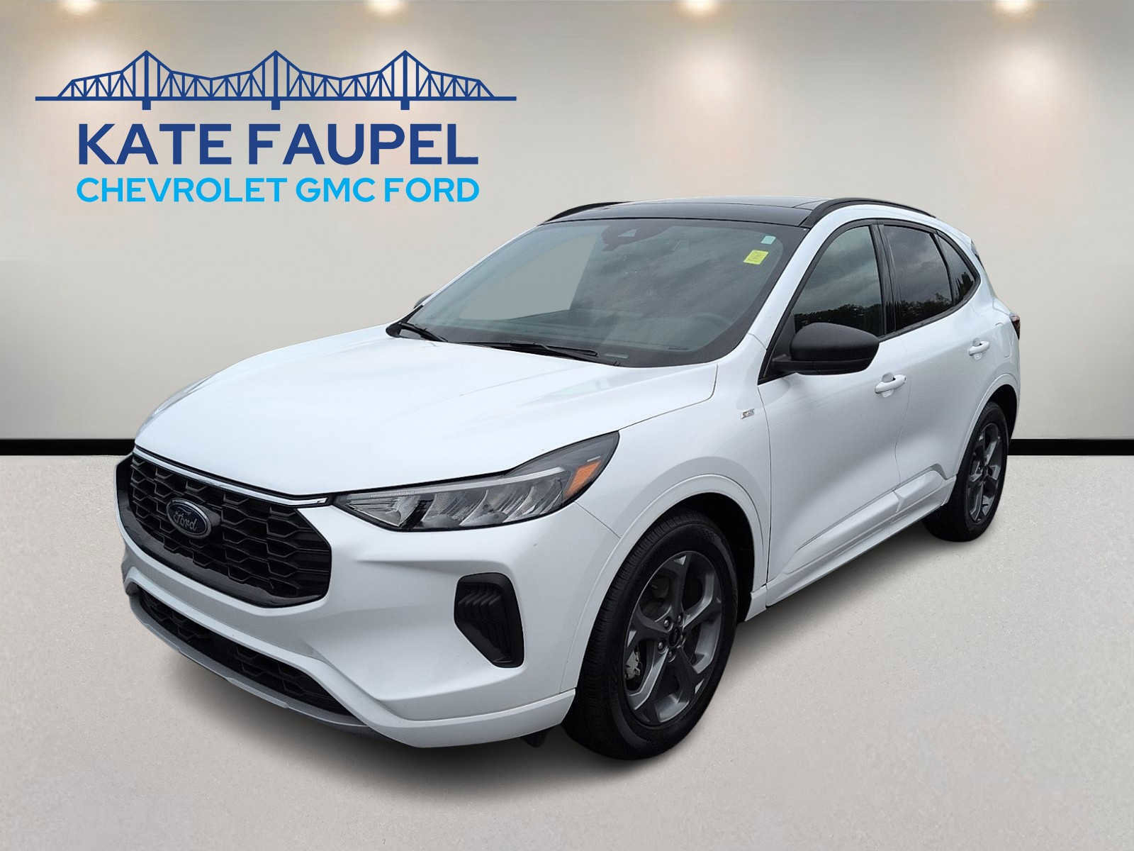 Used 2023 Ford Escape ST-Line w/ Tech Pack #1 FWD image 3