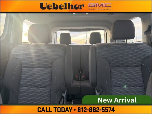 Used 2021 GMC Acadia SLE w/ Driver Convenience Package image 23