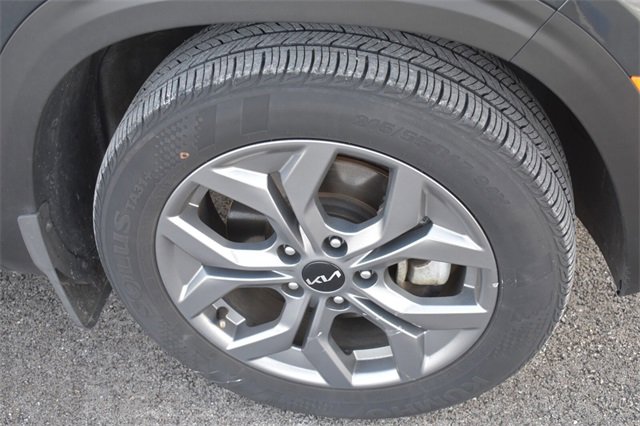 Certified 2024 Kia Seltos S image 11