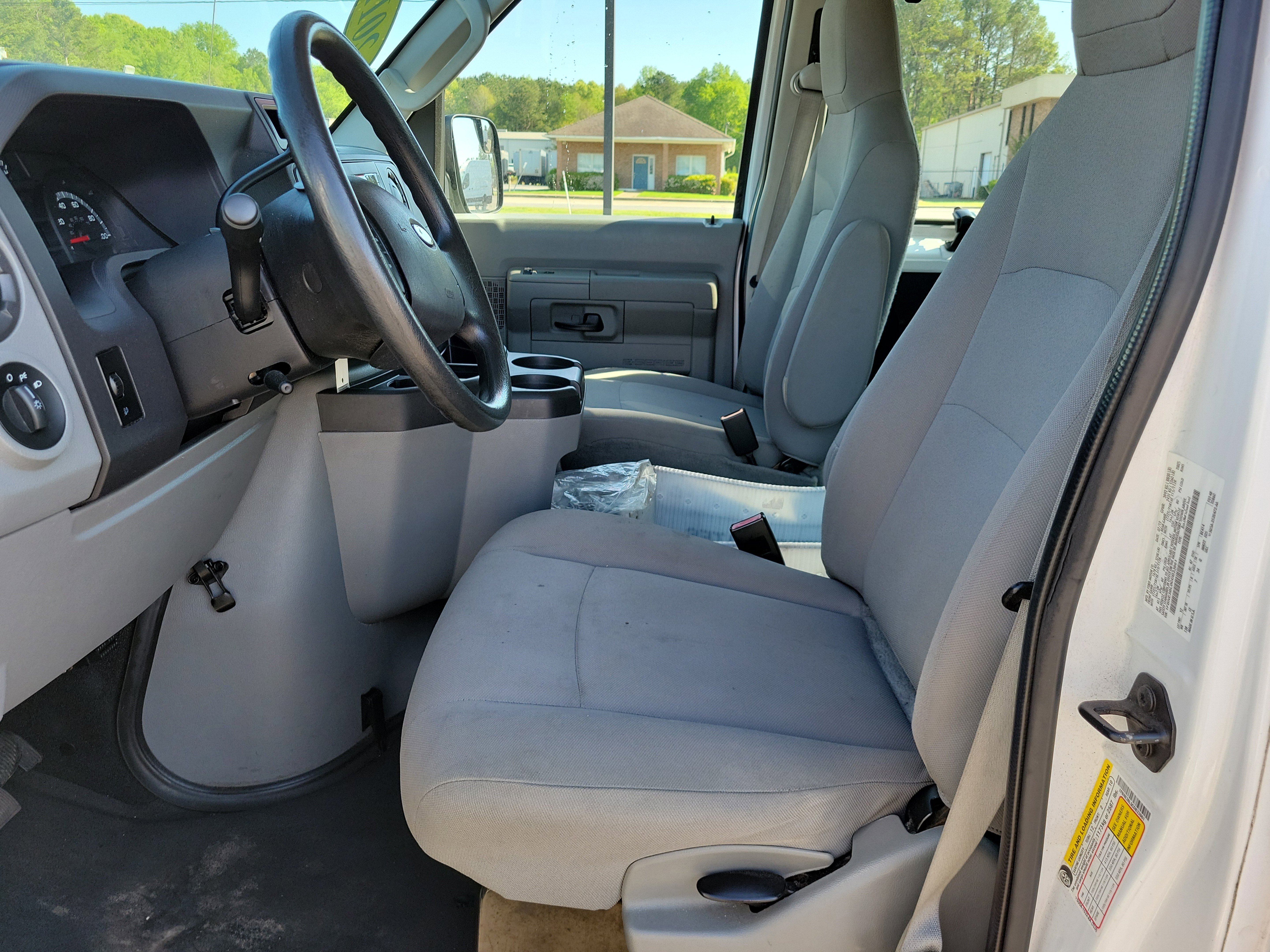 Used 2012 Ford E-350 and Econoline 350 XL w/ PWR Windows & Locks Group image 12