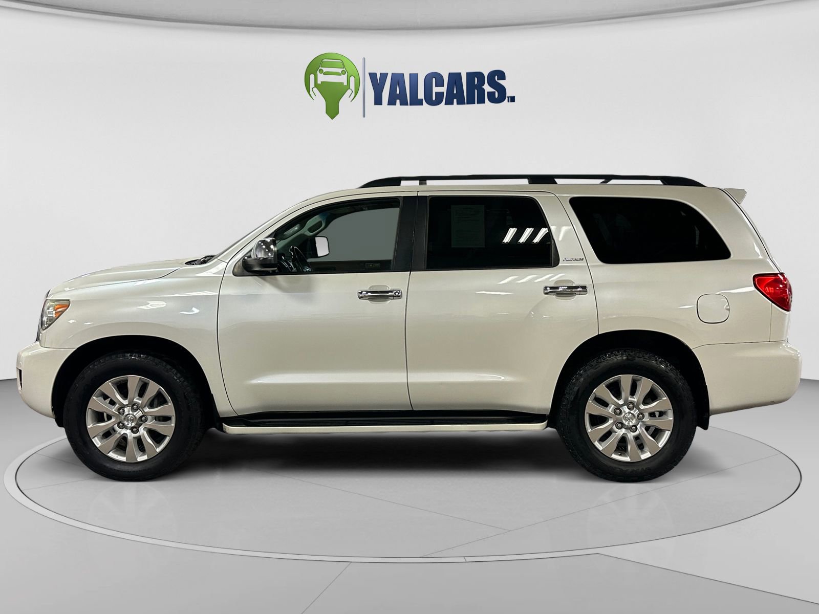Used 2014 Toyota Sequoia Platinum AWD/4WD image 2