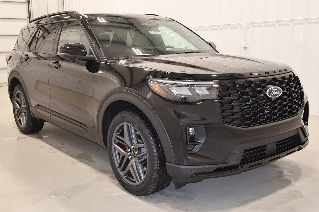 New 2026 Ford Explorer ST-Line w/ ST-Line Street Pack AWD/4WD image 2