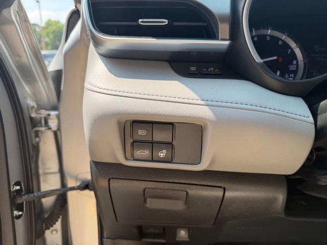 Used 2020 Toyota Highlander Limited image 31