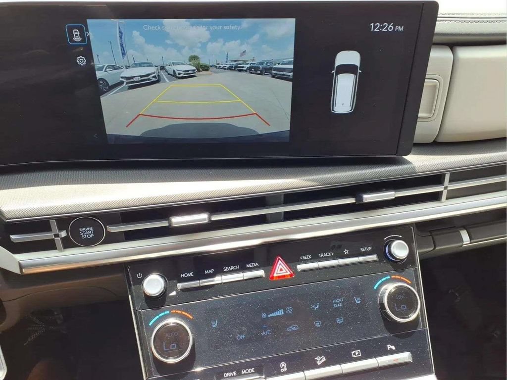 Used 2025 Hyundai Santa Fe SEL FWD image 14