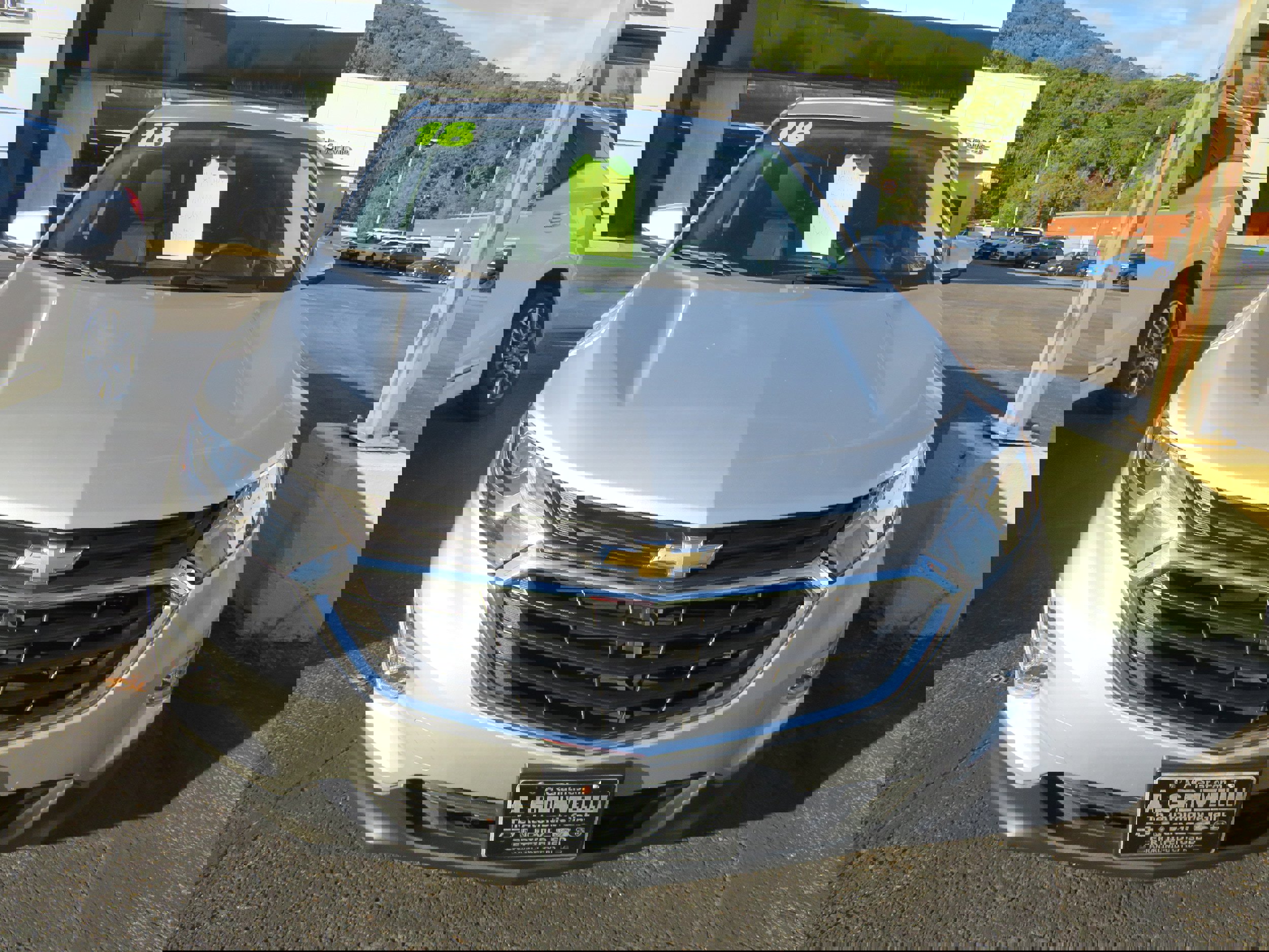 Used 2018 Chevrolet Equinox LT image 2