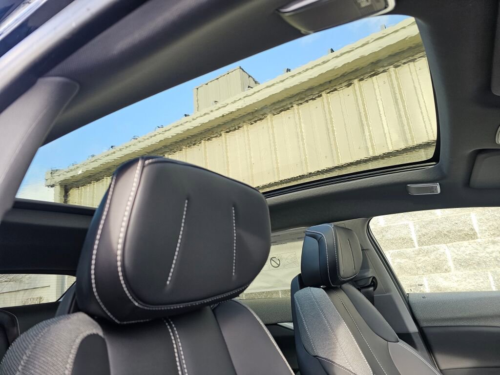 New 2026 Cadillac Optiq Luxury 1 image 16