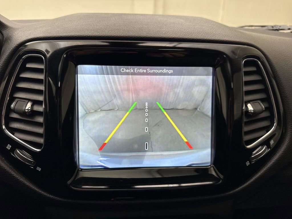 Used 2017 Jeep Compass Limited w/ Navigation Group AWD/4WD image 18