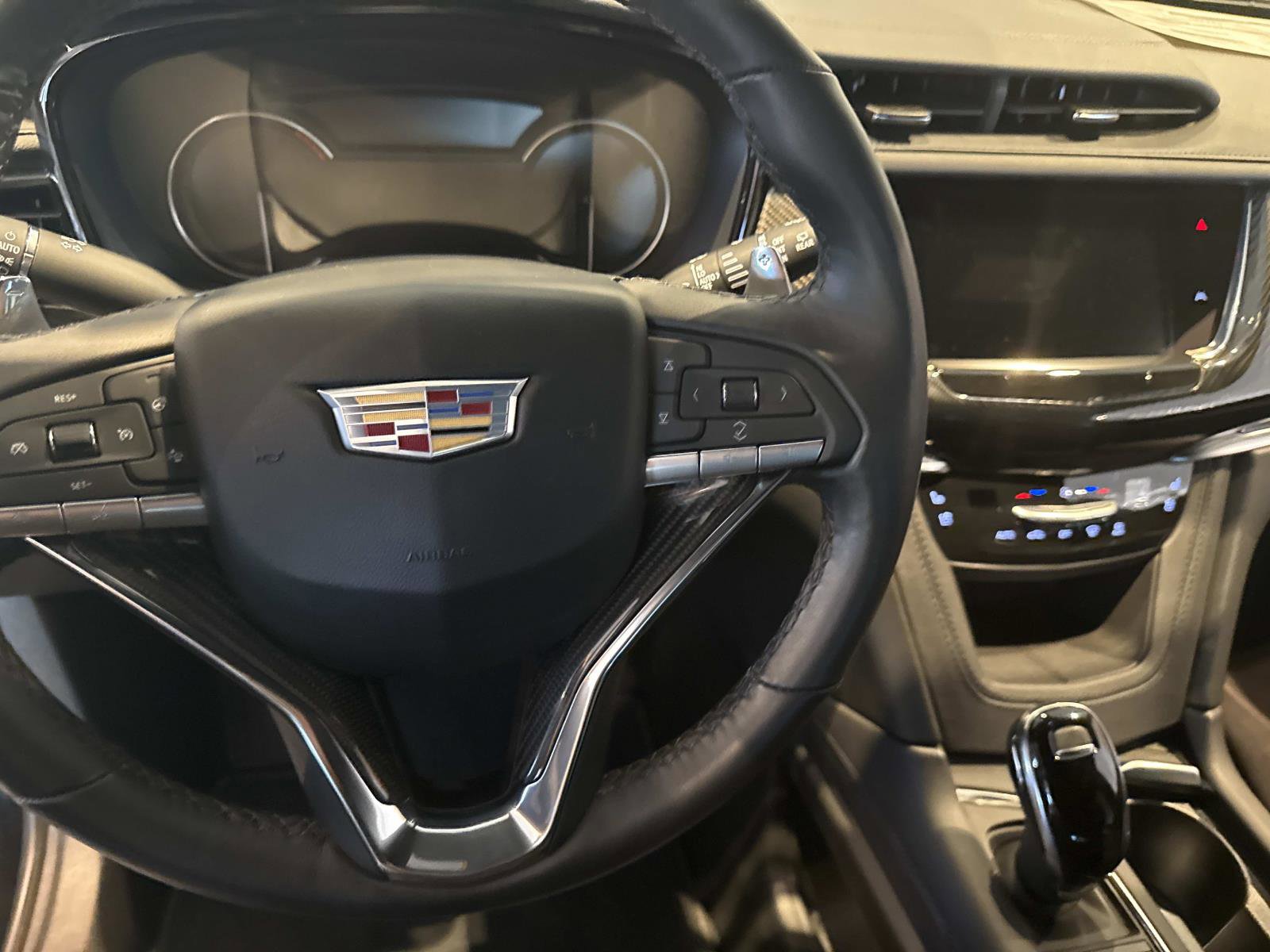 New 2025 Cadillac XT6 Sport image 28