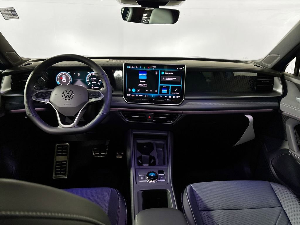 New 2025 Volkswagen Tiguan SE R-Line image 12