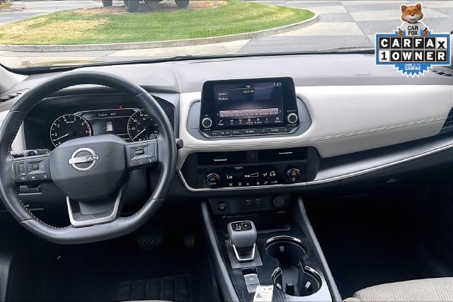 Used 2025 Nissan Rogue SV FWD image 6