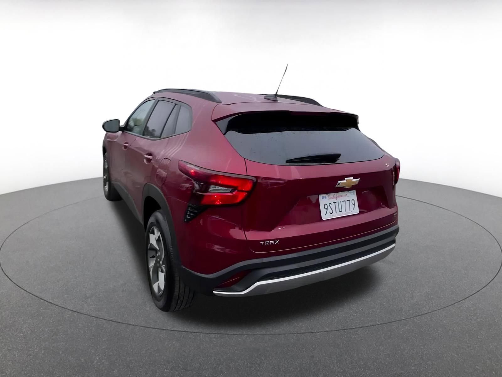 Used 2025 Chevrolet Trax LT image 11