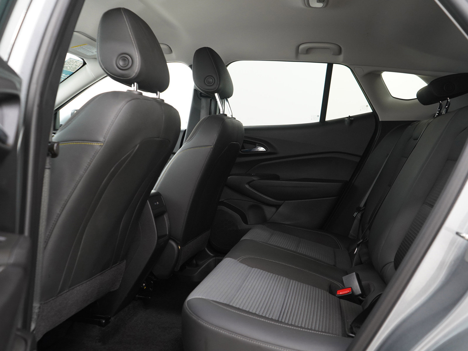 Used 2024 Chevrolet Trax LT w/ Driver Confidence Package FWD image 19