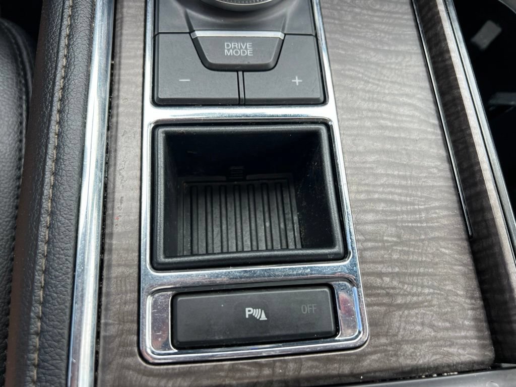 Used 2019 Ford Expedition Limited w/ Equipment Group 301A RWD image 32
