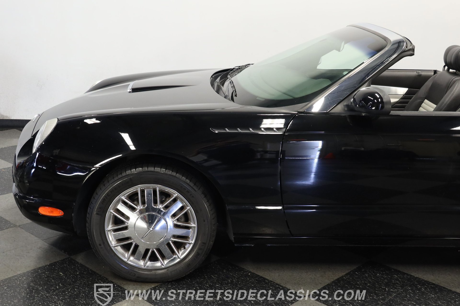 Used 2002 Ford Thunderbird Neiman Marcus RWD image 23
