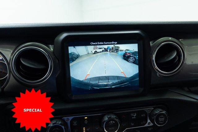 Used 2019 Jeep Wrangler Unlimited Sahara image 16