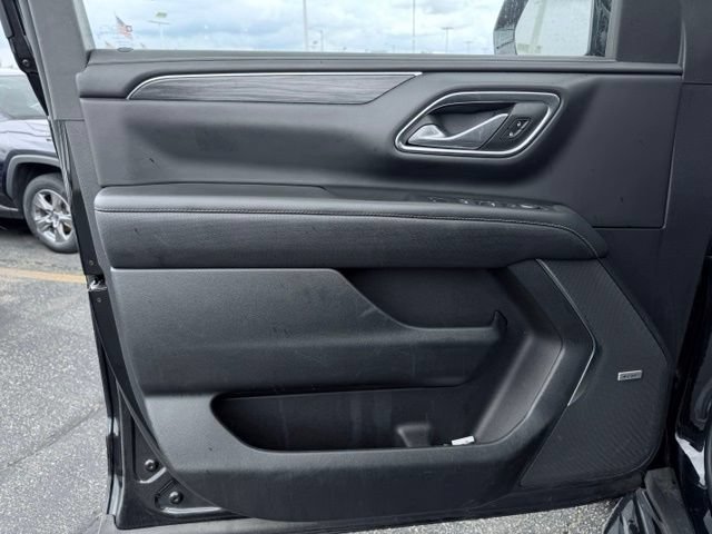 Used 2024 GMC Yukon SLT AWD/4WD image 13