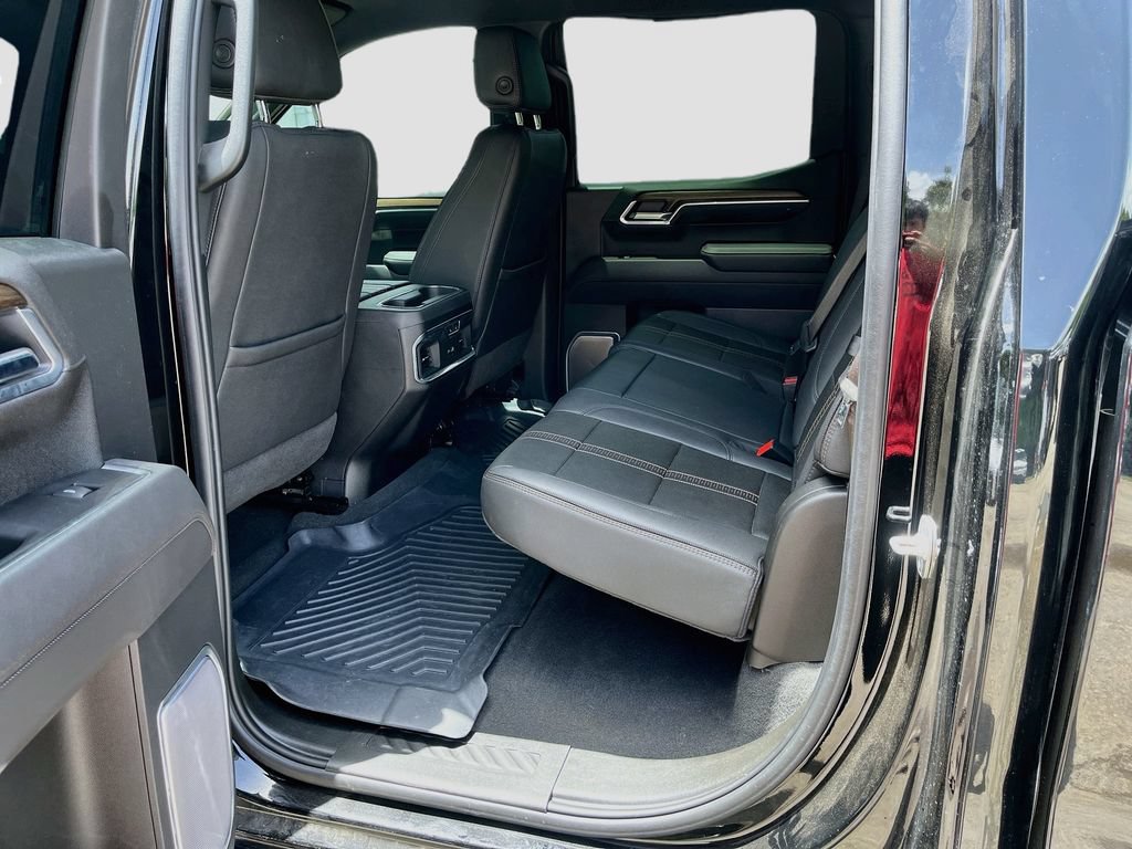 Used 2025 Chevrolet Silverado 1500 High Country w/ Midnight Edition RWD image 25