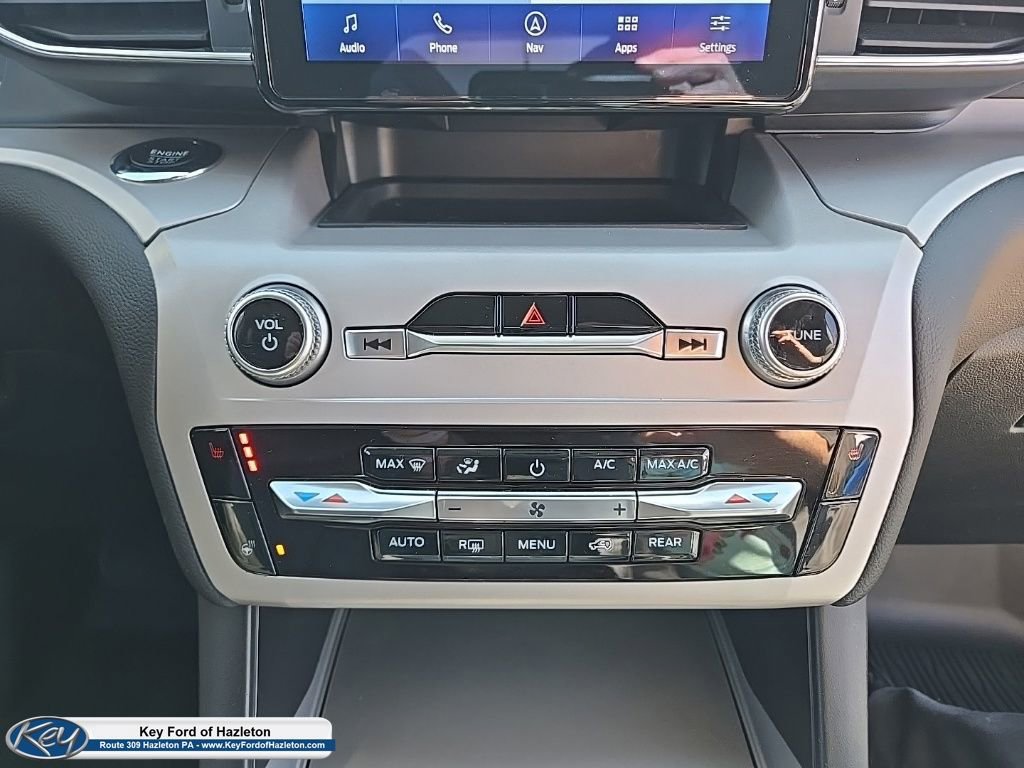 Certified 2023 Ford Explorer XLT w/ Equipment Group 202A image 33
