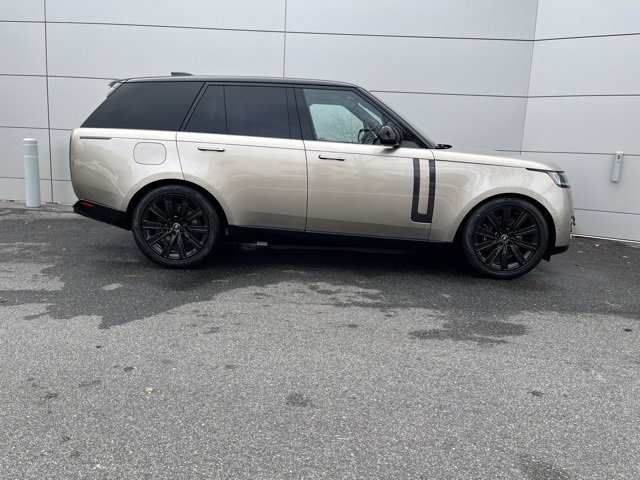 New 2025 Land Rover Range Rover SE image 22
