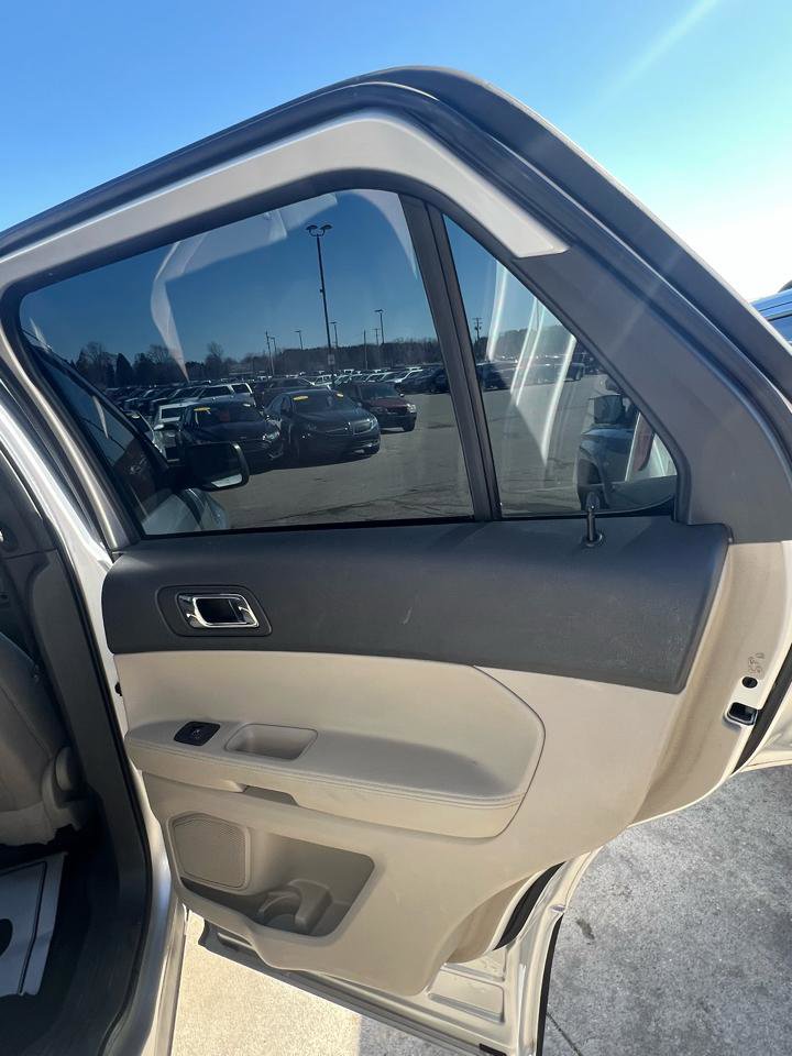 Used 2013 Ford Explorer 4WD w/ Class III Trailer Tow Pkg image 14