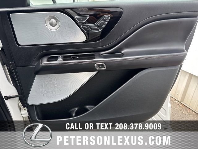 Used 2022 Lincoln Aviator Reserve w/ Equipment Group 201A AWD/4WD image 12