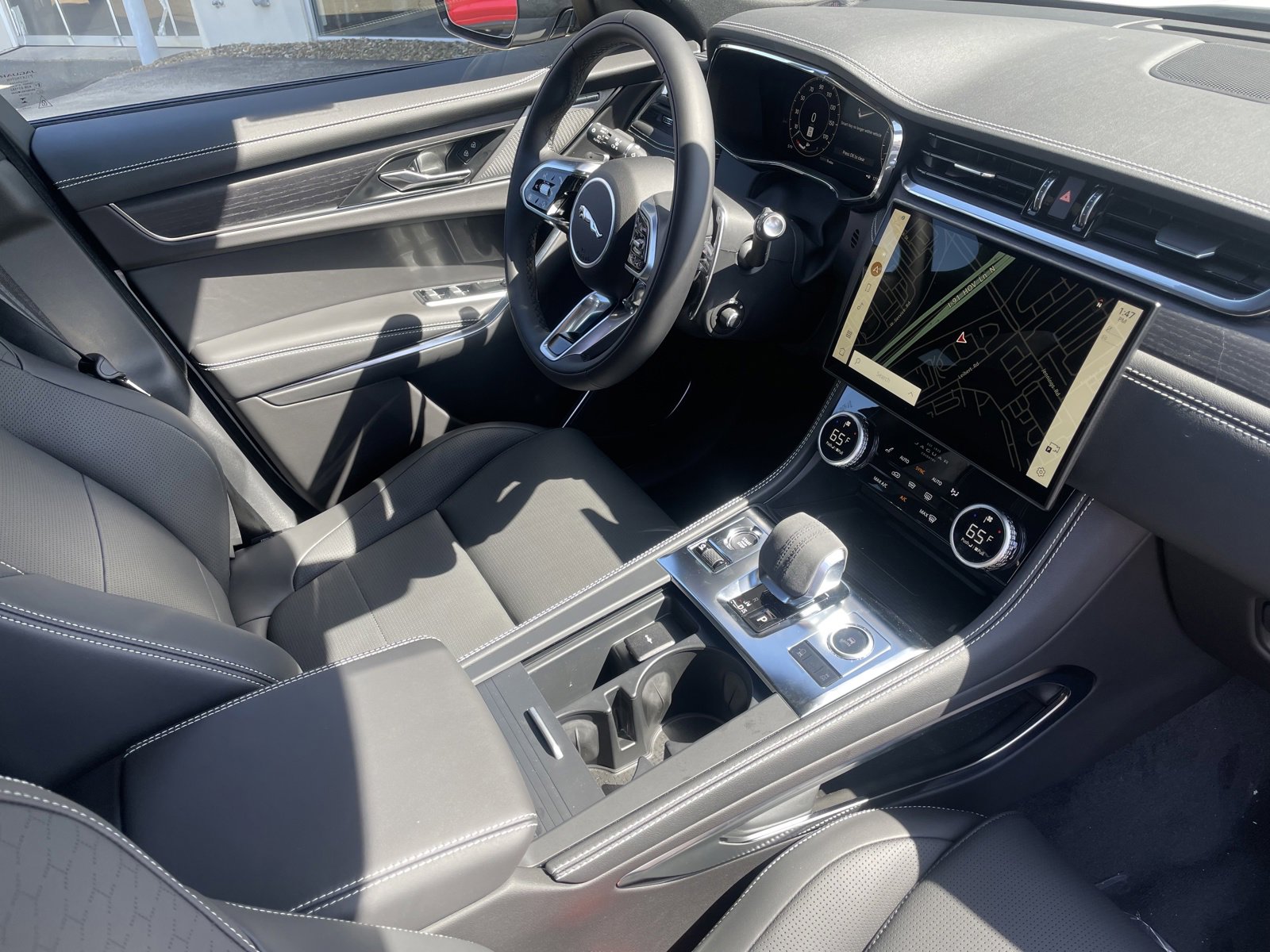 New 2025 Jaguar F-PACE R-Dynamic S image 12