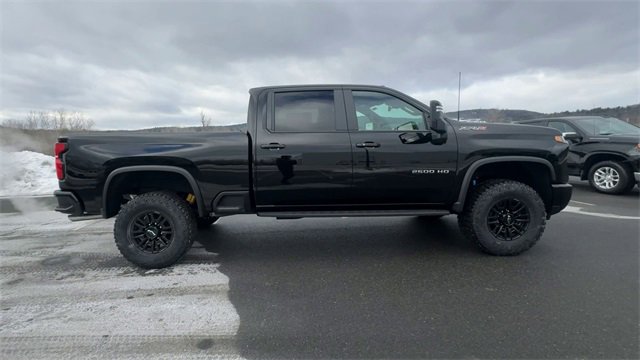New 2026 Chevrolet Silverado 2500 ZR2 image 9