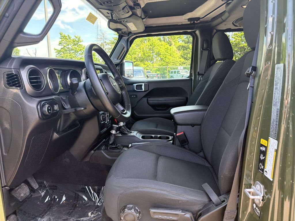 Used 2023 Jeep Gladiator Sport AWD/4WD image 11