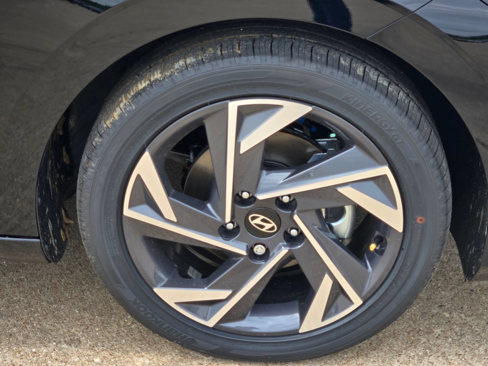 New 2026 Hyundai Elantra Limited FWD image 7