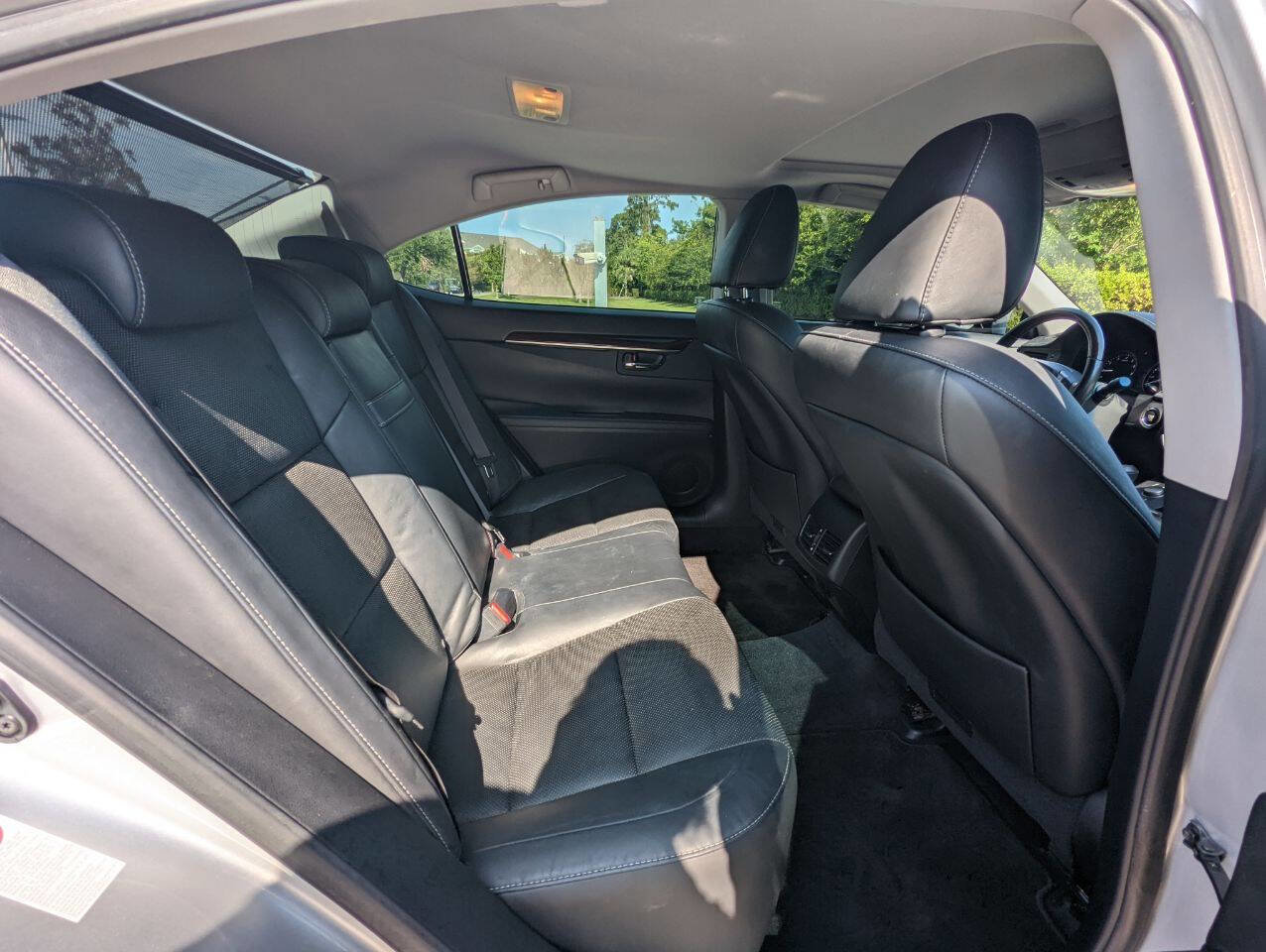 Used 2014 Lexus ES 350 Base 4dr Sedan w/ Luxury Package image 18