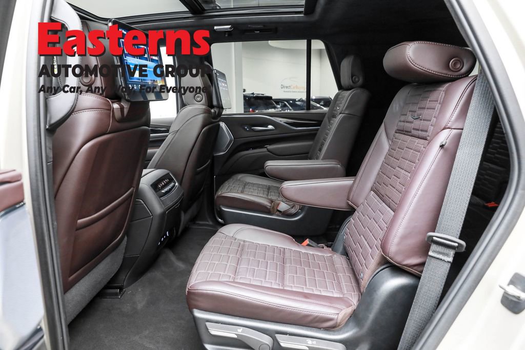 Used 2024 Cadillac Escalade Sport Platinum w/ LPO, ONYX Package image 23