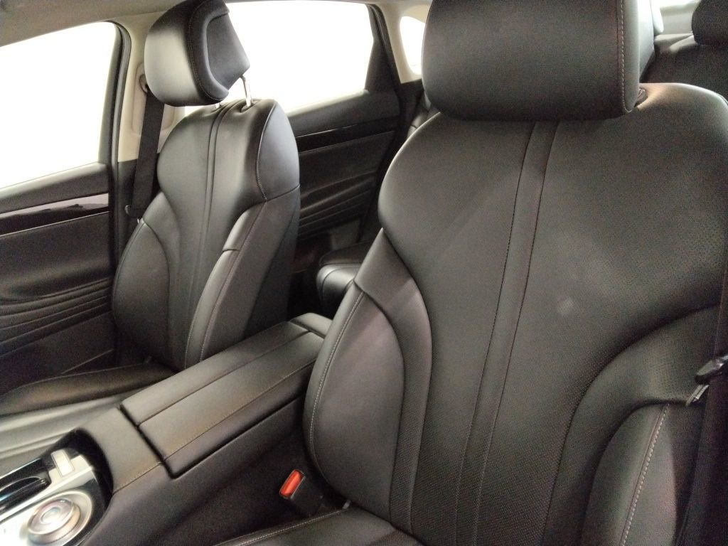 Used 2023 Genesis G80 2.5T image 32