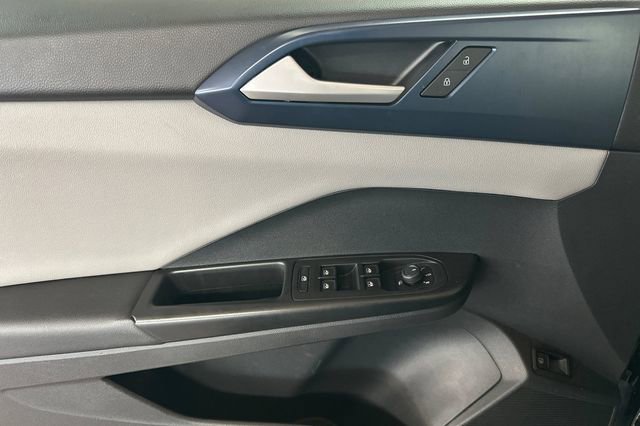 Used 2022 Volkswagen Taos SE image 13