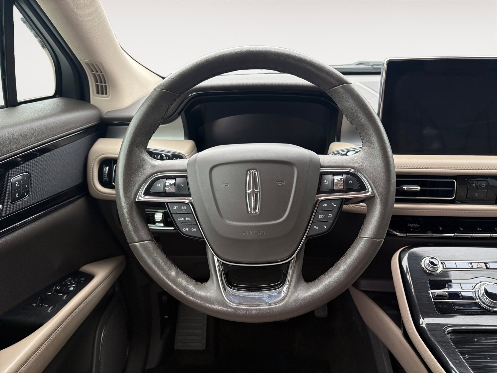 Used 2023 Lincoln Nautilus AWD w/ Premium Package image 14