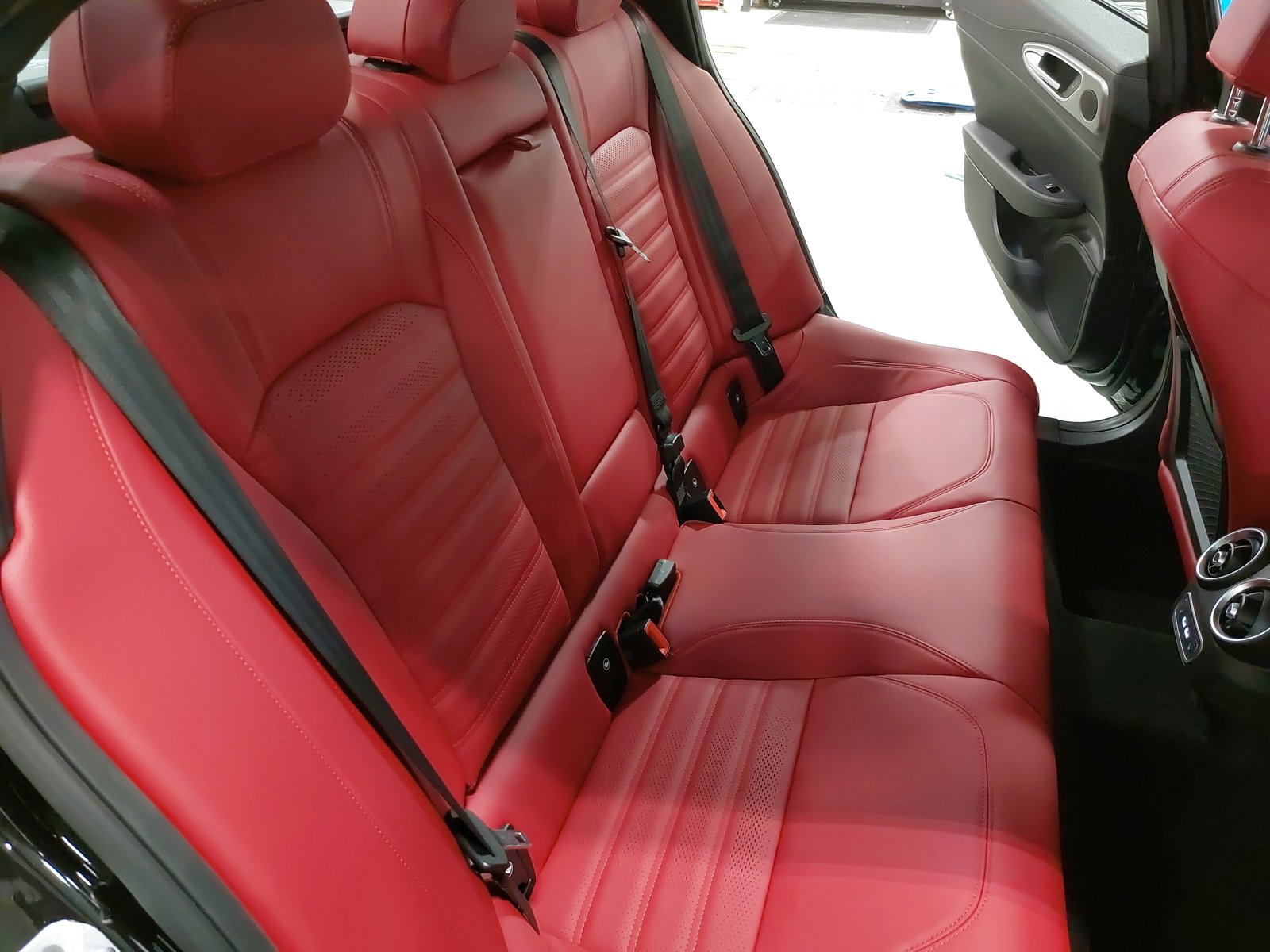 New 2025 Alfa Romeo Giulia w/ Veloce Package Rwd image 12