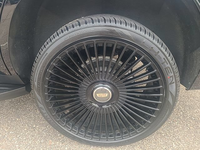 Used 2024 Cadillac Escalade Premium Luxury w/ LPO, Floor Liner Package AWD/4WD image 29